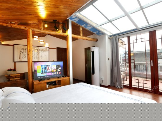 云·花园星空影视大套房