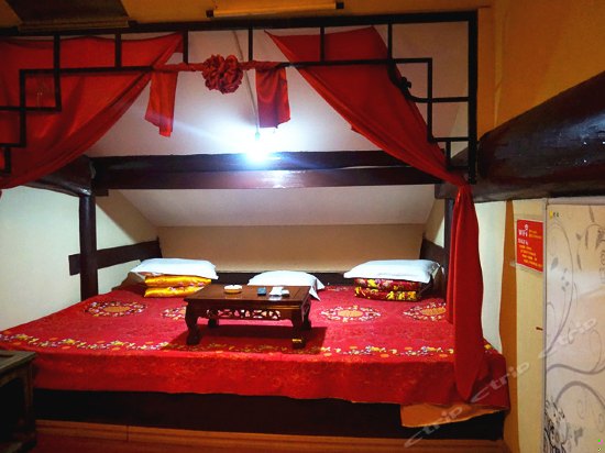 明清绣楼大床房