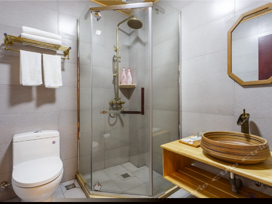 雅致临河标准房