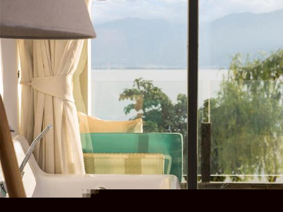 蜜月阳台海景大床房