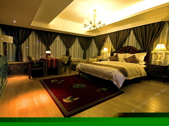 豪华双大床观景套房