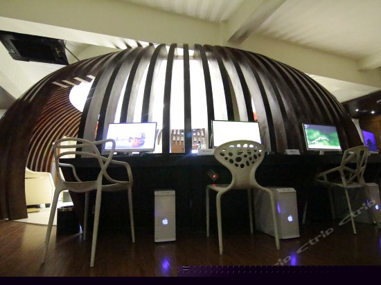 上下铺床位间(无窗)