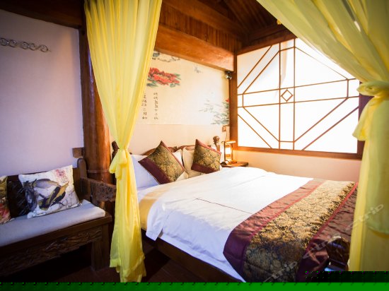 二楼豪华大床房