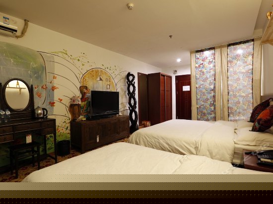 温馨主题家庭房