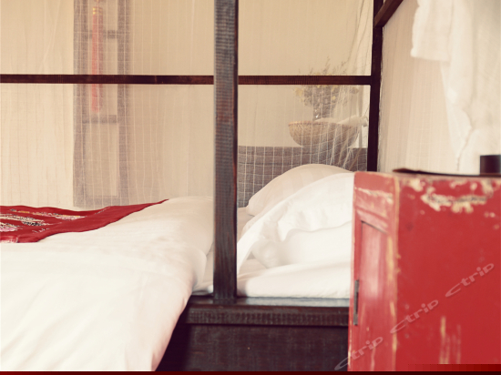 百合（观景情侣古典套房）