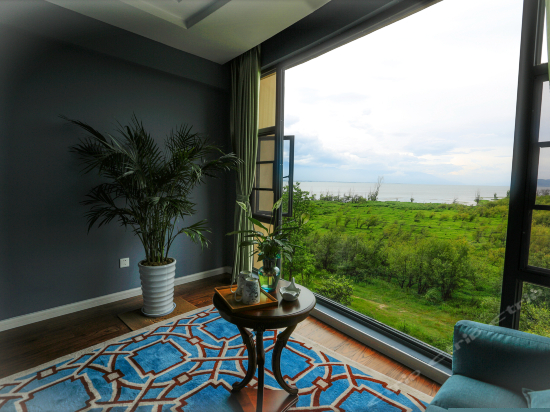 尊尚海景大床房