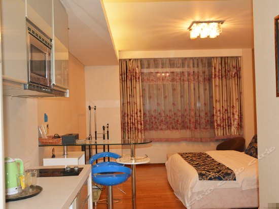 豪华城景大床房