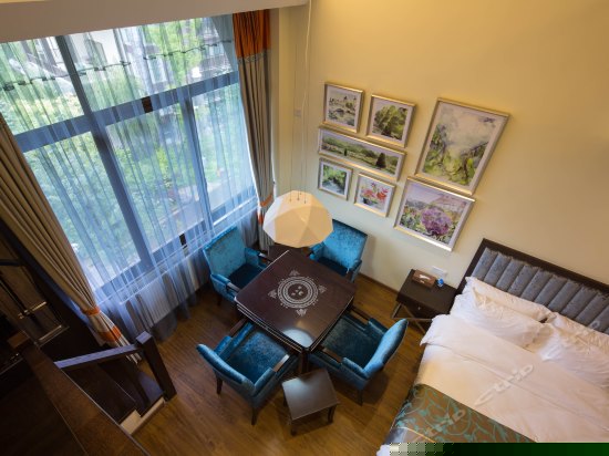 豪华山景家庭套房