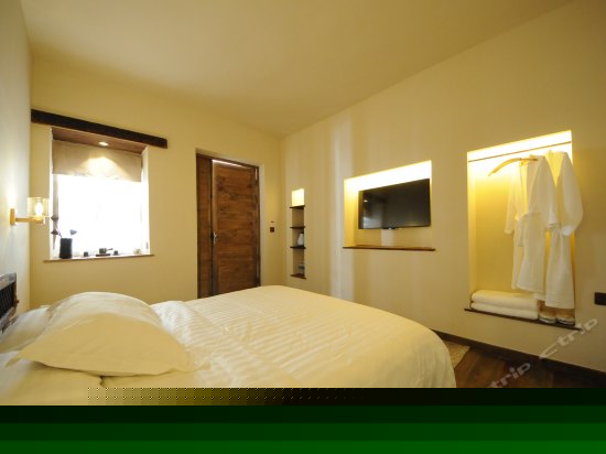 此喜二楼阳台大床房