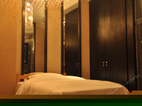 副楼怡家玻璃房（无窗）