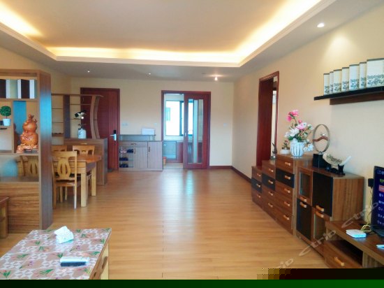 温馨园景三卧室三床套房