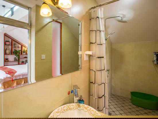 山景大床房（带花园）