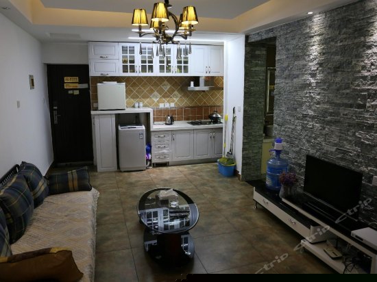 套房（1卧1厅1厨1卫）