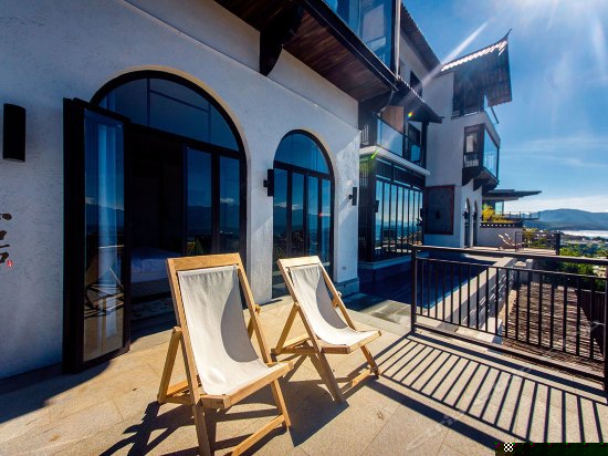 山居院露台海景房