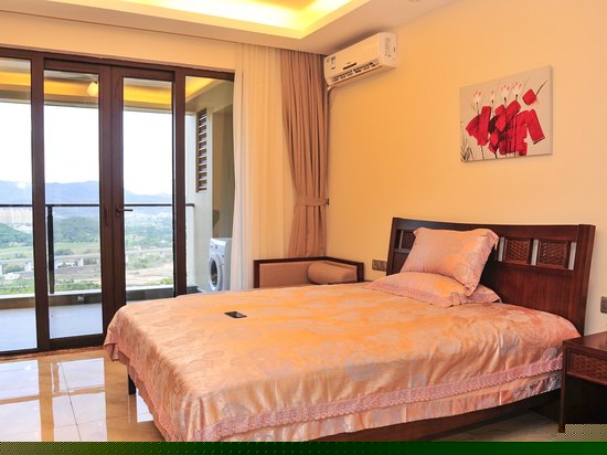 豪华园景大床房