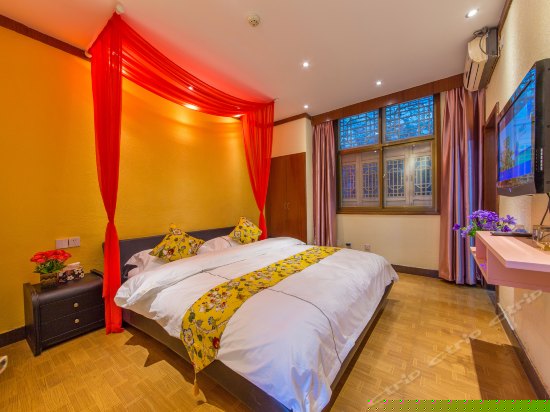 豪华舒适大床房