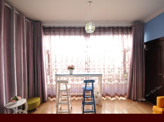 豪华阳光标准间