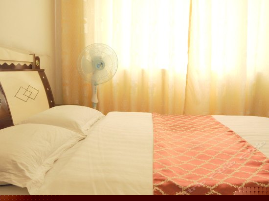 电脑外窗大床房