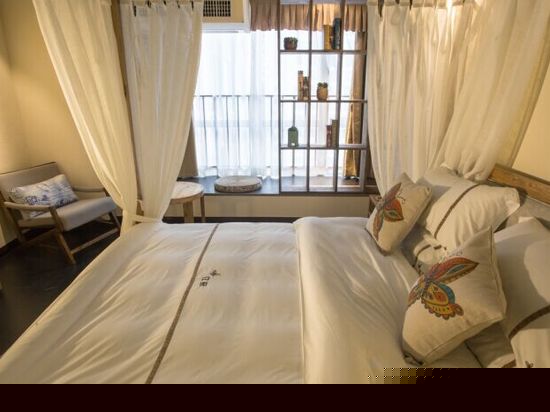 茉莉豪华大床房