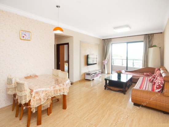 精装修园景三房一厅