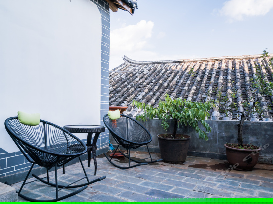 私家花园复式温馨家庭房