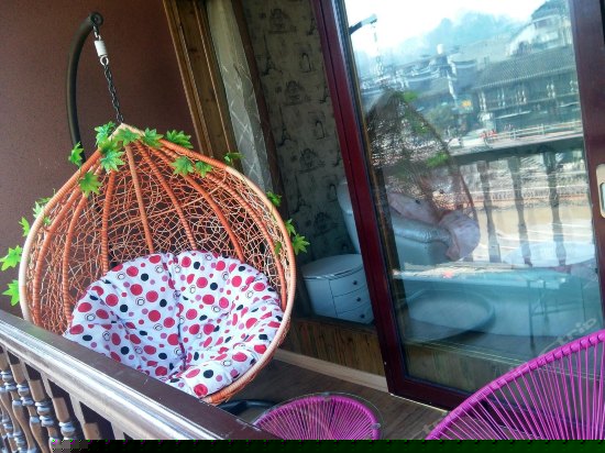 江景阳台圆床房