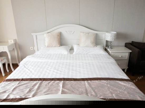 豪华双人大床房