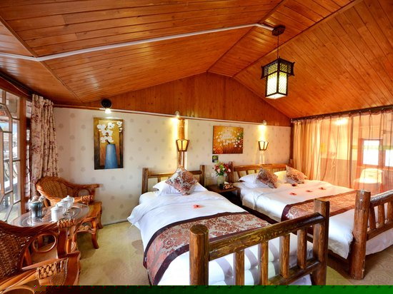 义尚温馨家庭房