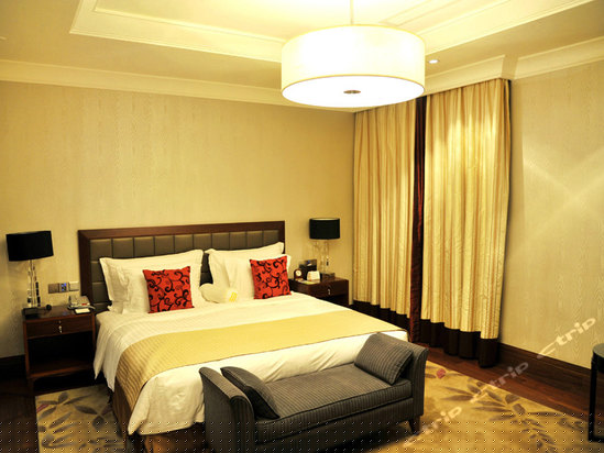 行政超豪华湖景间