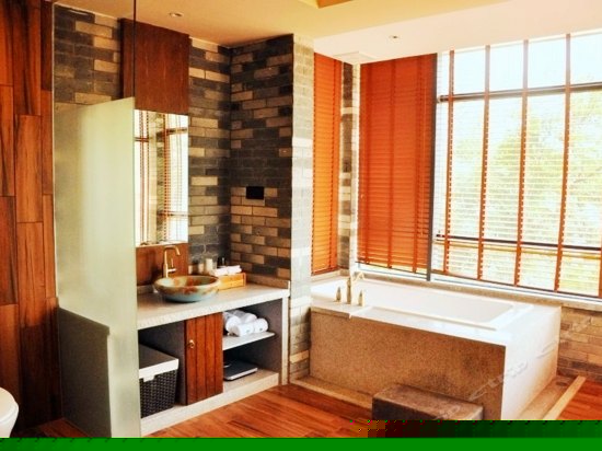 景逸豪华大床房