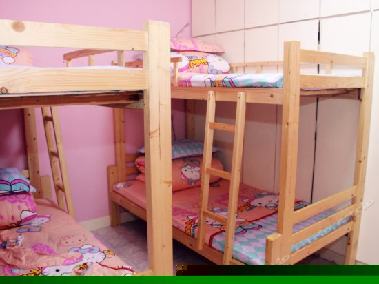 粉红丽人女生独卫4人间（床位房）