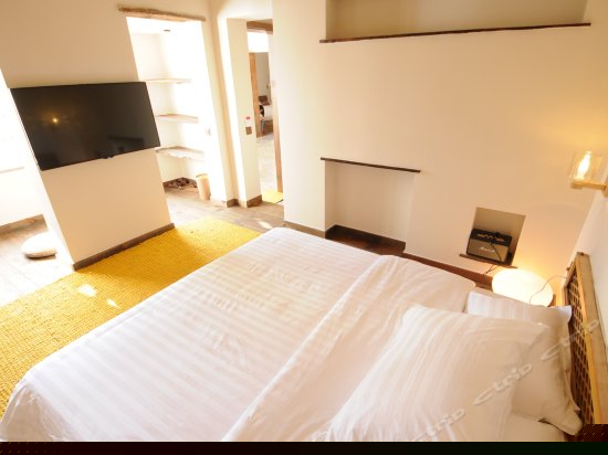 物空二楼榻榻米景观大床房