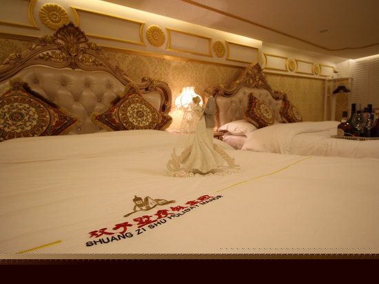 豪华宫廷复式LOFT家庭房