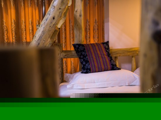 土家阁楼豪华四人间-天门山观景