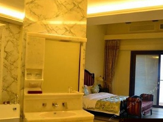 观景蜜月大床房