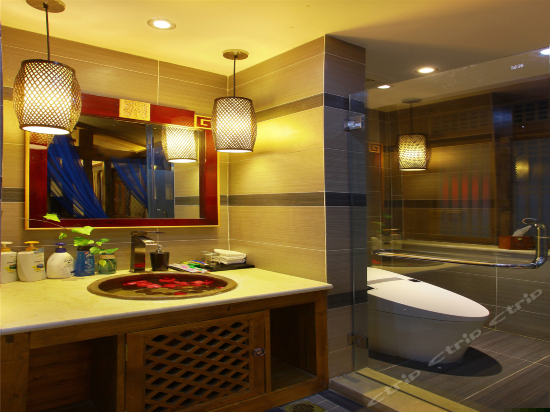 依云观景大床房