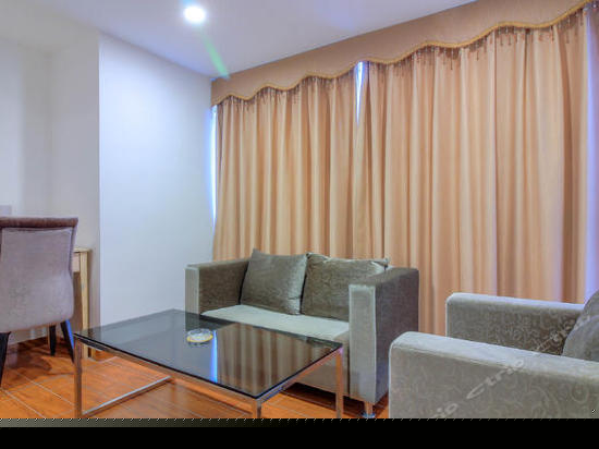 高级豪华大床房