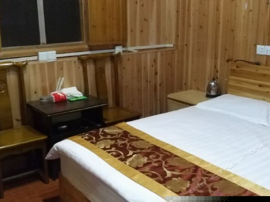 水车店标准双床房