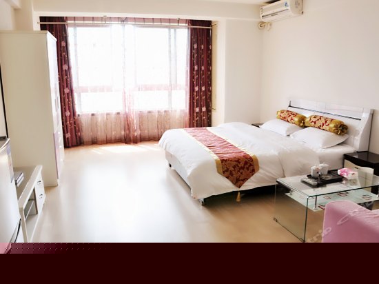 畅享舒适情侣房