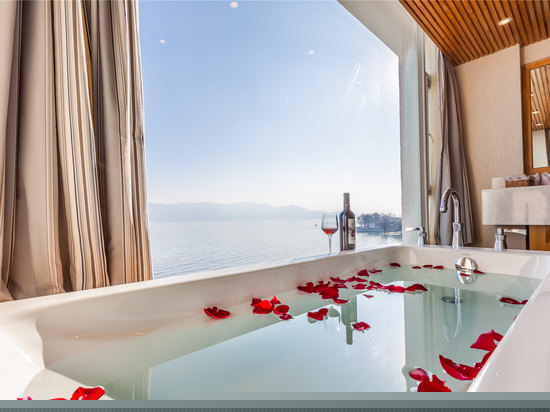 爱有天意榻榻米海景房