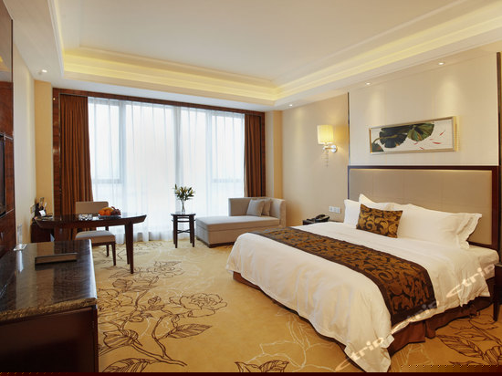湖景商务大床房