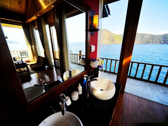 全湖景情侣蜜月房