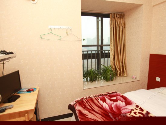 时尚电脑大床房