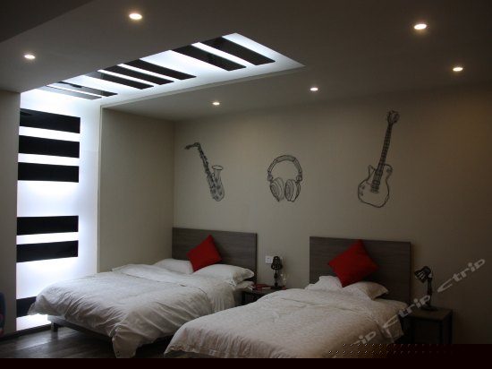 钢的琴院景家庭