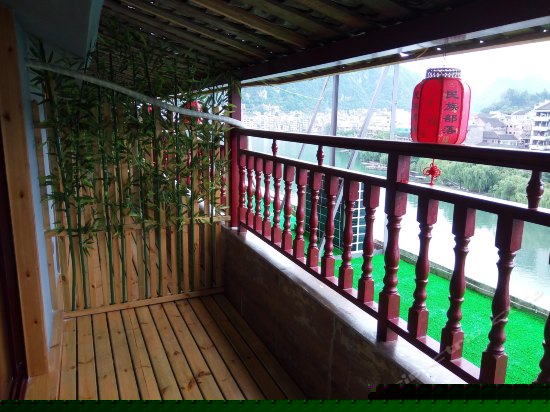 豪华河景大床房