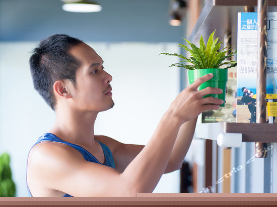 摩登工业六人房