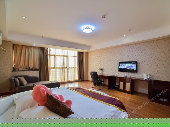 浪漫主题圆床房