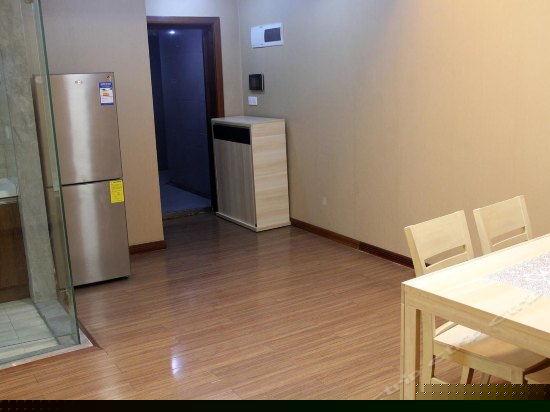 温馨舒适豪华家庭双卧套房