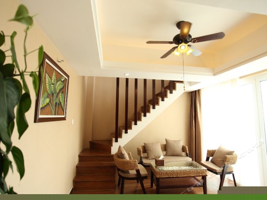 跃层阳光大床间