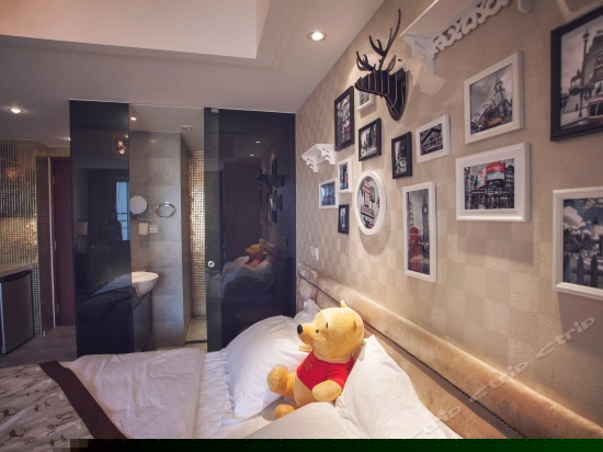 维尼熊温馨大床房